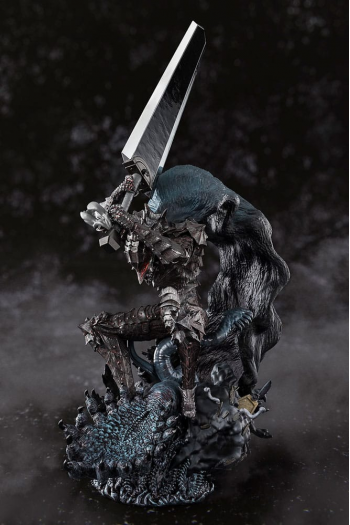Berserk Figuarts ZERO Metallic Touch PVC Statue Guts Berserker Armor 35 cm - slika proizvoda