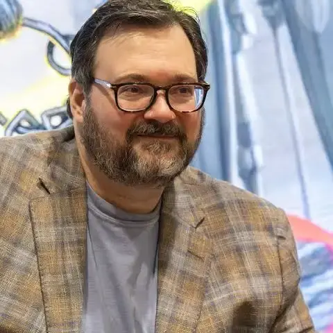Brandon Sanderson